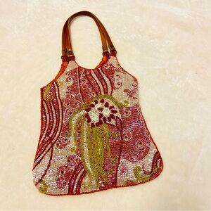 Artistic Beaded Shoulder Bag with Floral Design
